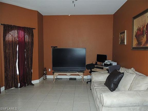 3rd image of 1401 Sunniland Blvd