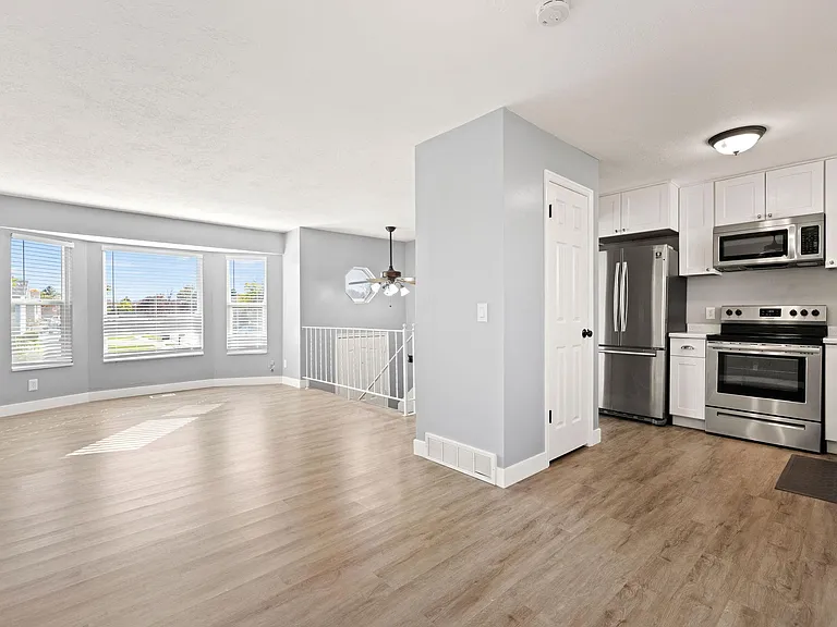 4878 W Parr Dr — Photo 6