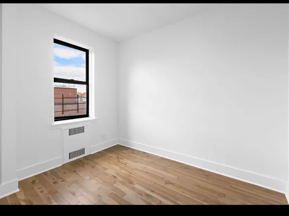 40-05 Ithaca Street image 6 of 8