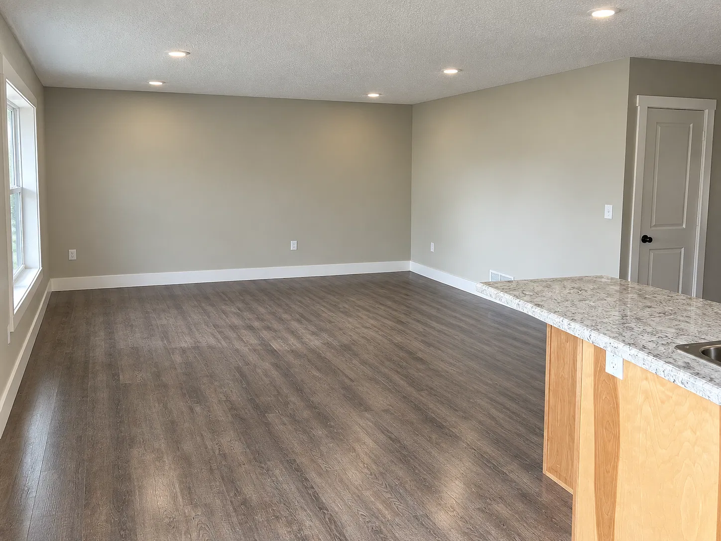 2 bed, 952 sqft, $1,400 — Photo 3