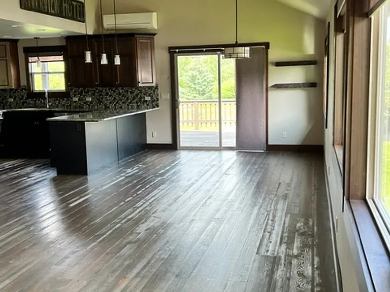 625 Leisure Dr — Photo 4