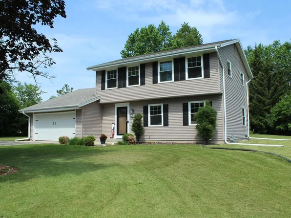 1408 W Zedler LANE, Mequon, WI 53092