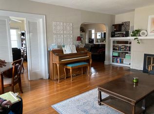 2081 Coventry Rd, Cleveland Heights, OH 44118