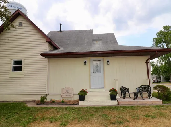 321 E Water St, Portland, IN 47371