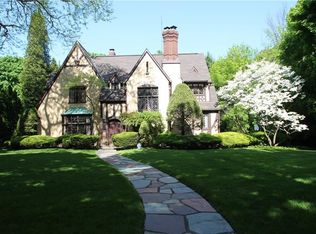 45 Grosvenor Rd, Rochester, NY 14610