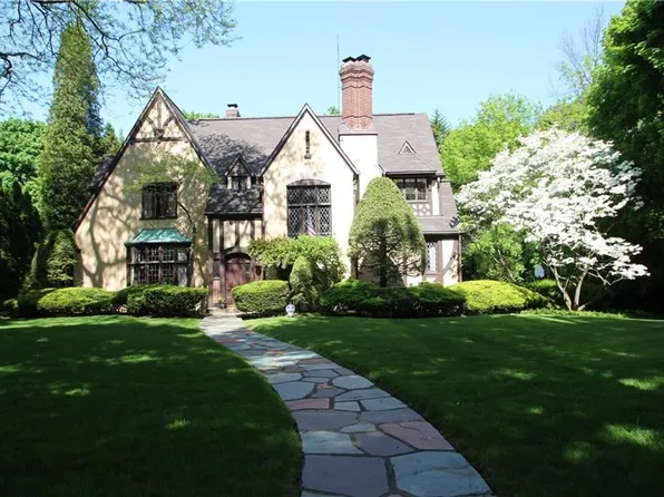 45 Grosvenor Rd, Rochester, NY 14610