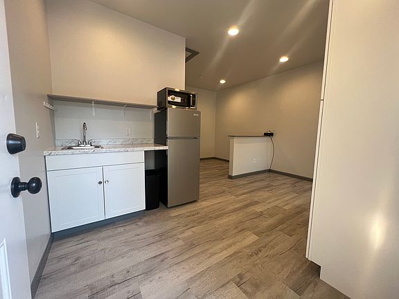3rd image of 1411 Garner St #1