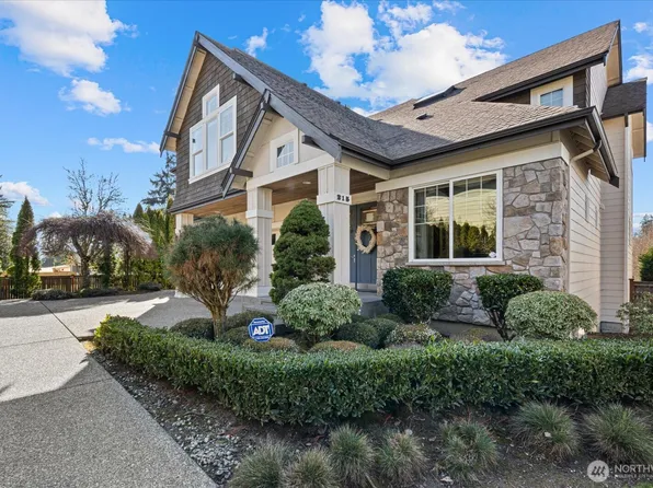 215 Ilwaco Place SE, Renton, WA 98059