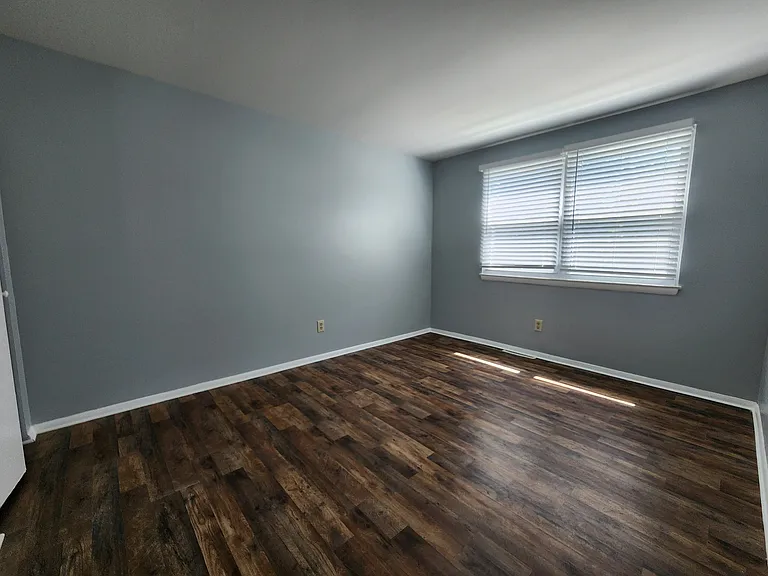 4411 Falls Bridge Dr #B — Photo 10
