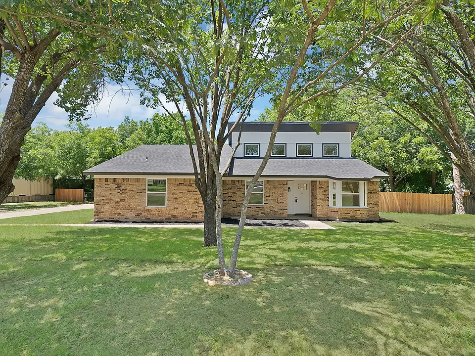 105 Oak Ln