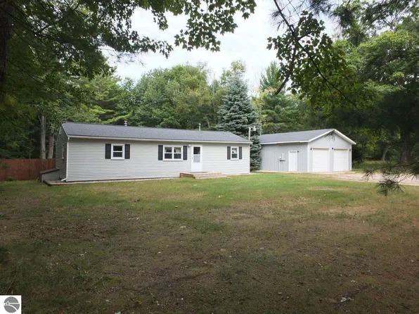 8786 Us Highway 31 S, Grawn, MI 49637