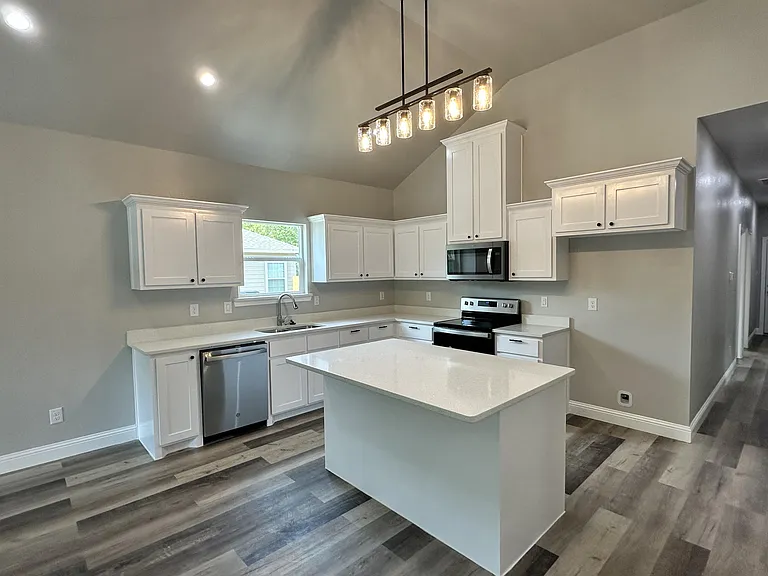 4120 Henderson St — Photo 1