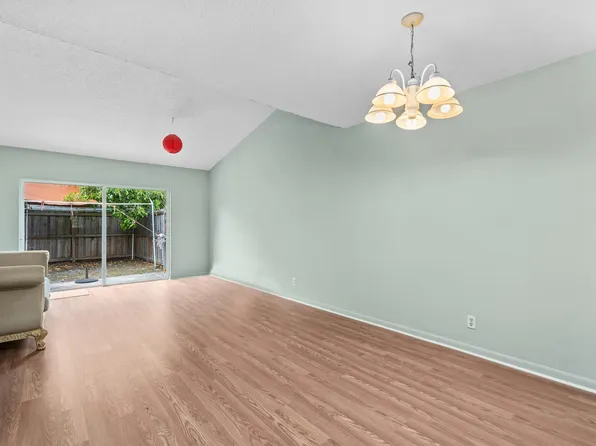 252 Palmetto Court, Jupiter, FL 33458