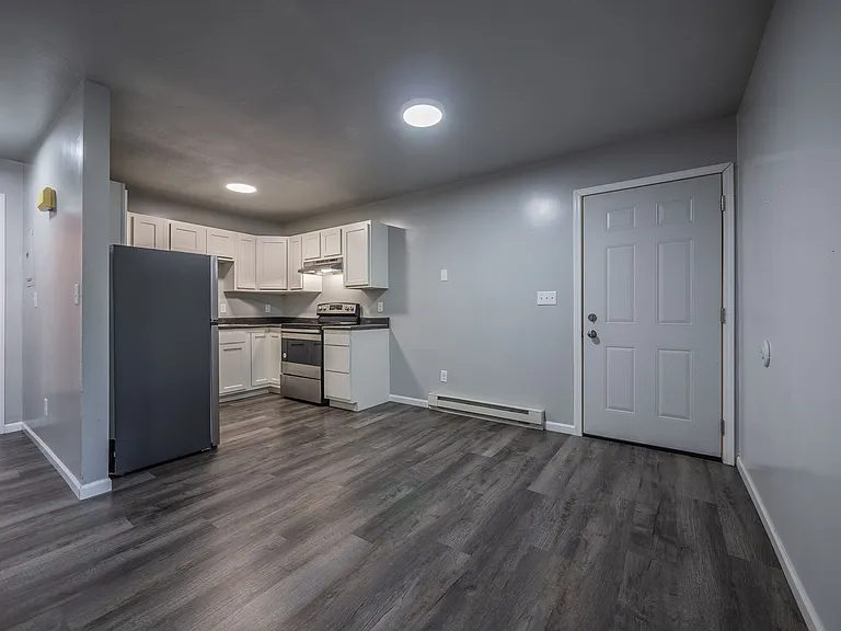 1104 N Walnut St — Photo 4