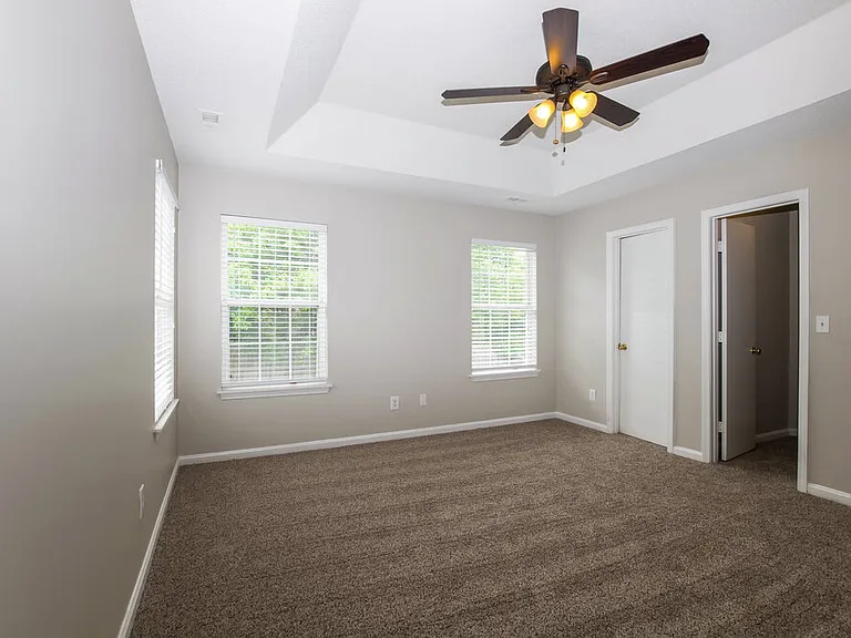 10415 Battle Ct — Photo 12