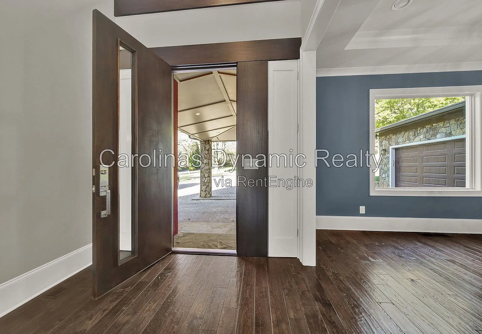 4 bed, 4.5 bath, 4278 sqft, $11,000 — Photo 4