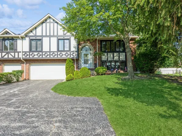 9200 Drummond Dr, Tinley Park, IL 60487