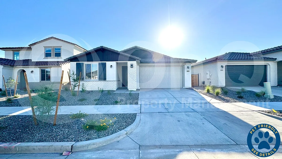 4 bed, 3.0 bath, 2349 sqft, $2,499 — Photo 1