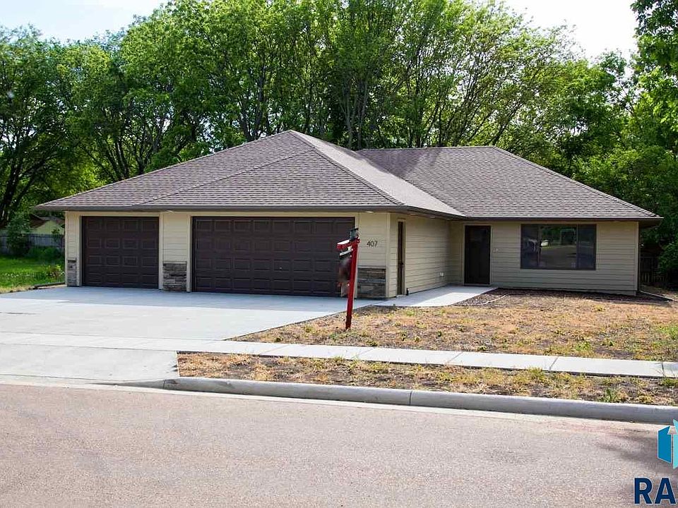 1st image of 407 N Vandemark Dr