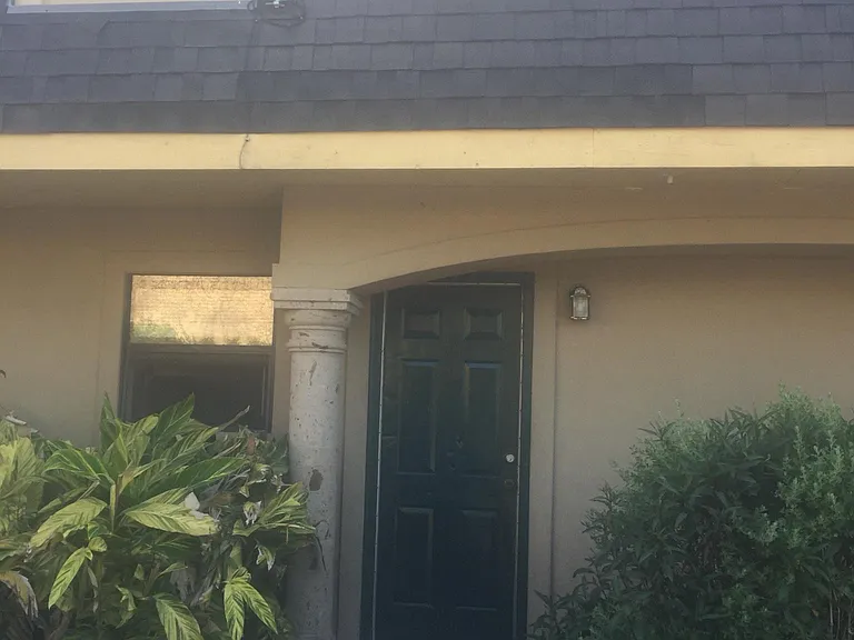 1034 N 77 Sunshine Strip — Photo 2