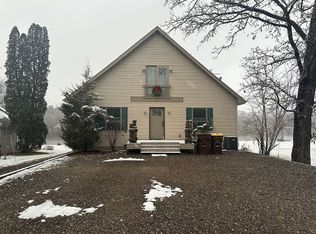 9904 Queen Oaks Dr, Machesney Park, IL 61115