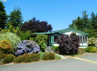 575 Shorepines Pl, Coos Bay, OR 97420