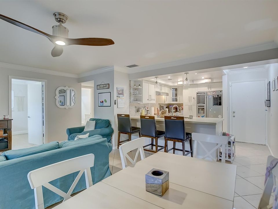 1st image of 401 SE 10th Street #107