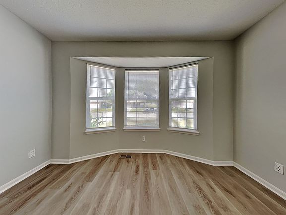 4th image of 4219 Woodland Ave