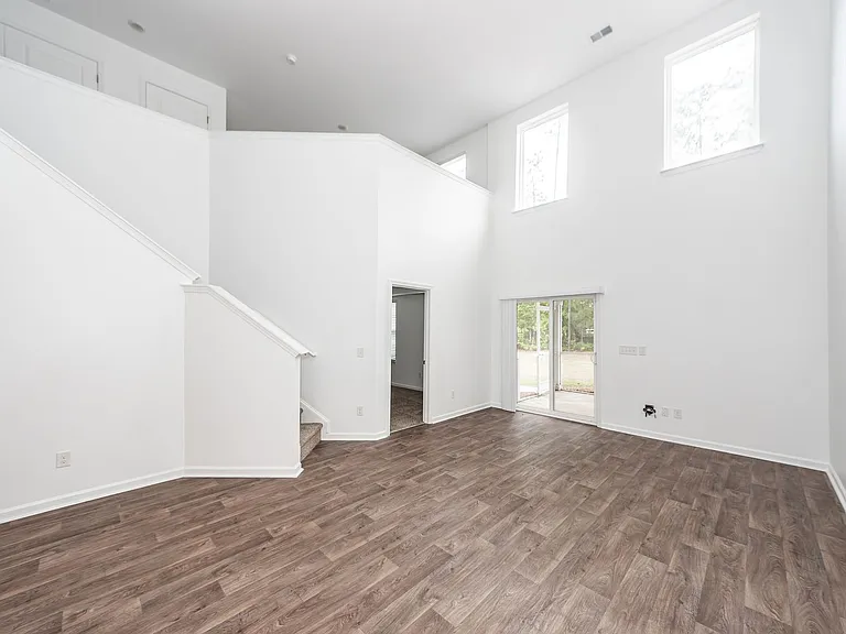 715 Hilchot Dr — Photo 15