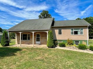 735 Frontage Dr, Moundsville, WV 26041