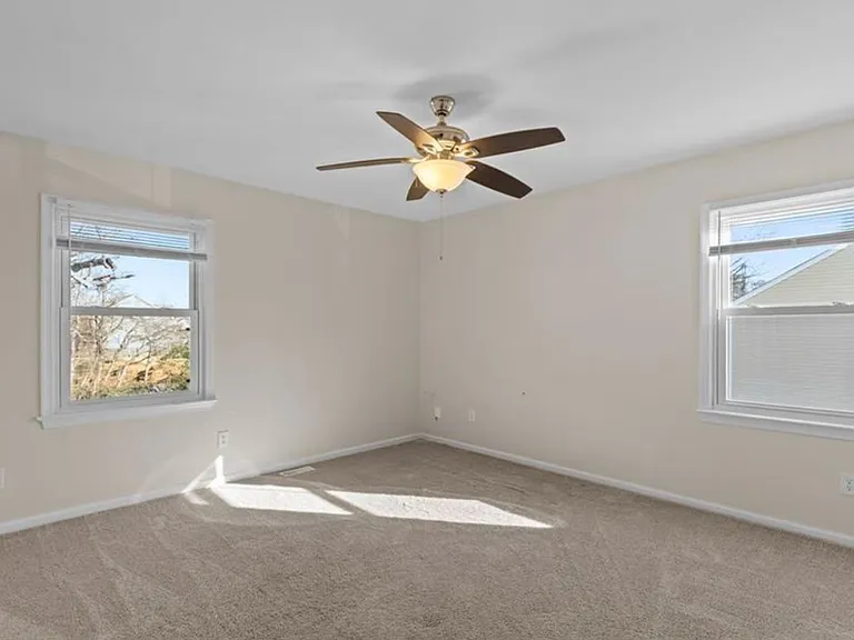 2428 Casey Ct — Photo 9