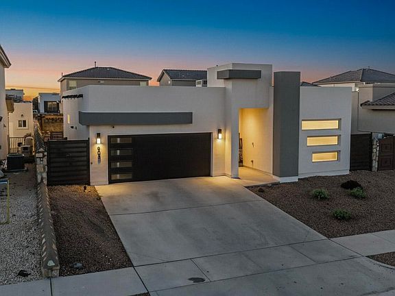 3rd image of 905 Witton Pl