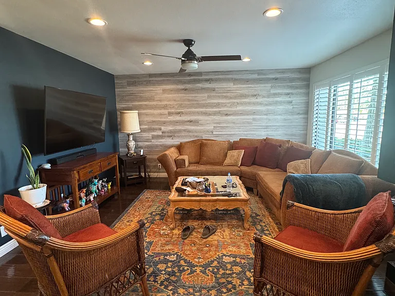 6801 Valley Circle Blvd #20 — Photo 1
