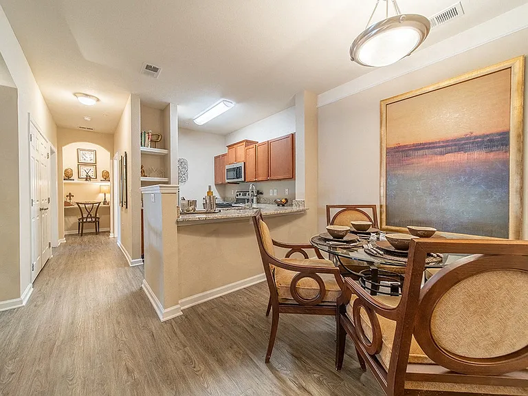 Rose Heights Apartments — Photo 11