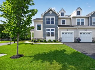 104 Ari Ln, Center Moriches, NY 11934