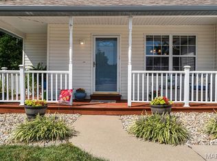 908 Amesbury Ct, Belleville, IL 62221