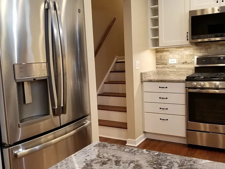 723 Greenwood Rd — Photo 5