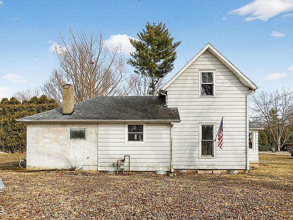 3rd image of 1920 Van Buskirk Rd