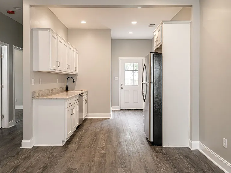 806 Longfield Ave — Photo 11