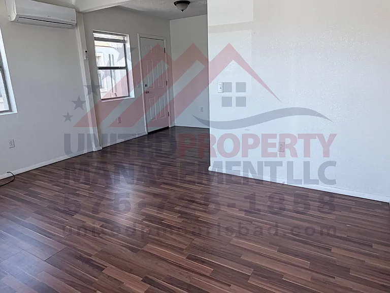 504 W Tansill St — Photo 2