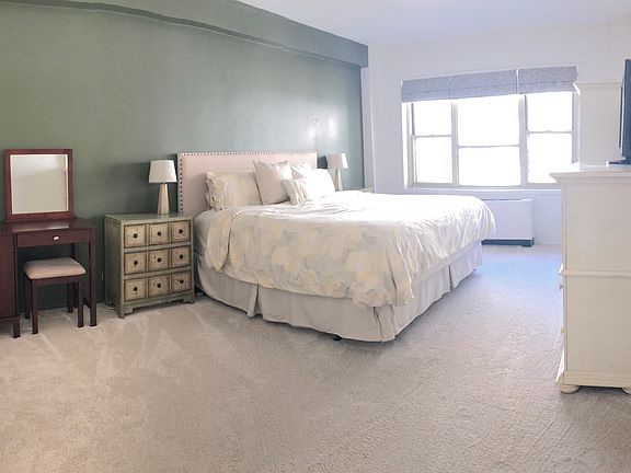 3rd image of 415 E 52nd St APT 9AA