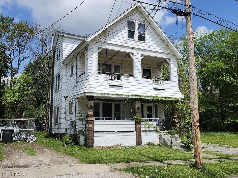 1st image of 667 Dorothy Ave