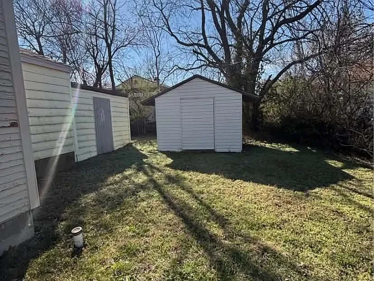 3913 Thomas Ave — Photo 10