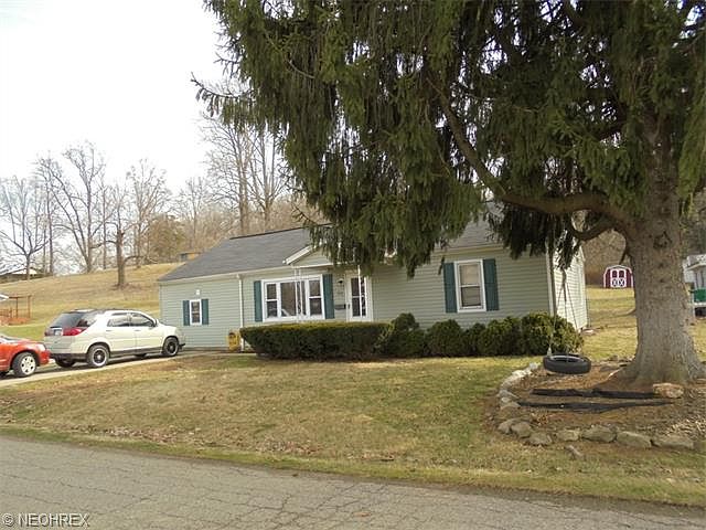 1st image of 40 Poplar Dr