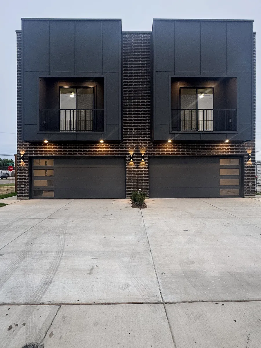 Building Photo - 2503 Merlin St