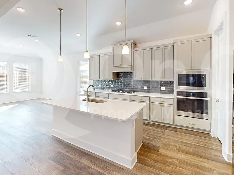 1908 Briar Hill Dr — Photo 3