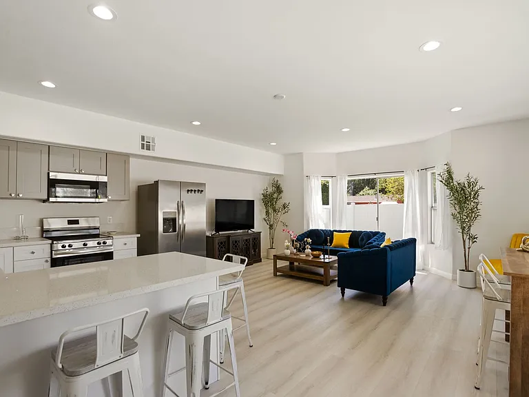 7904 Tampa Ave — Photo 10