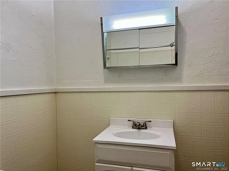 47 Windham Ave #4 — Photo 6