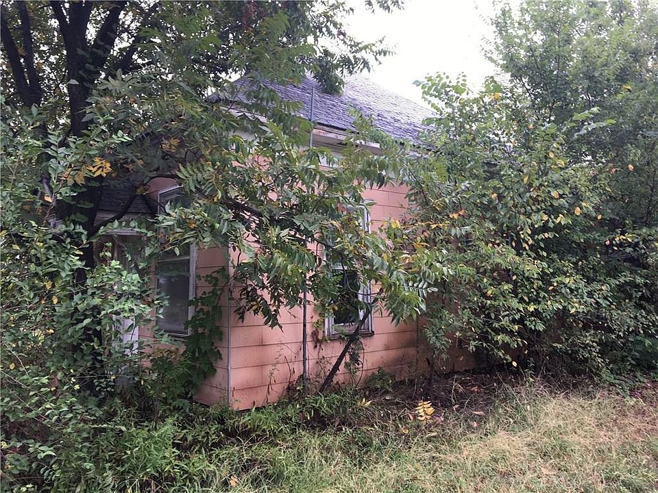2nd image of 1809 E Perkins Ave