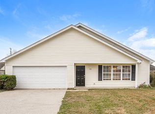 331 Lake Forest Dr, La Vergne, TN 37086